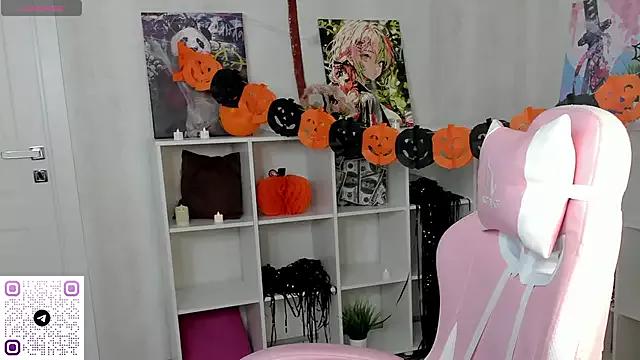 Check-out our cam rooms range and converse on a personal level with our delicious livecams streamers, showing off their spicy curves and toys.