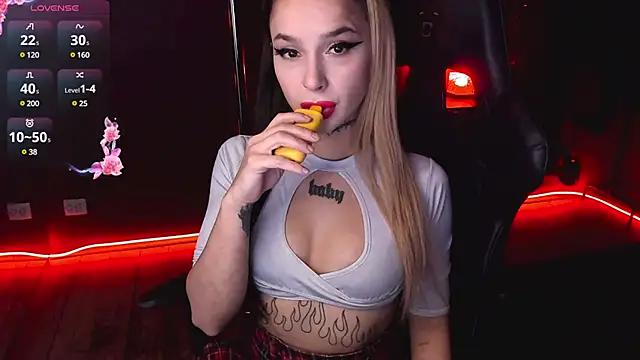 Check-out our cam rooms range and converse on a personal level with our delicious livecams streamers, showing off their spicy curves and toys.