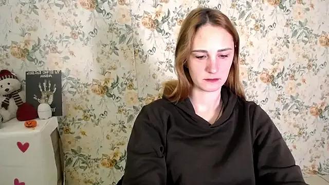 Milana_Cutie_ from StripChat is Freechat