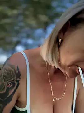 Milena-MilfaXXX from StripChat is Freechat