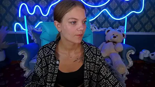 MillaLisa from StripChat is Freechat