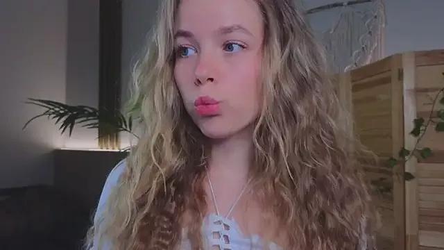 milly_shy from StripChat is Freechat