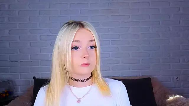minigirl from StripChat is Freechat