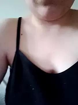 minikkiz from StripChat is Freechat
