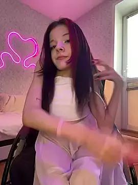 MiniSophiaa from StripChat is Freechat