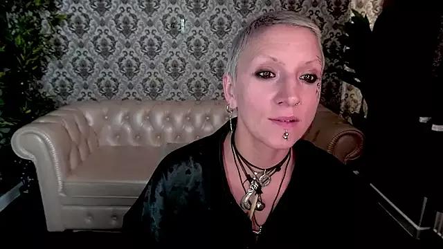 MiraMoon from StripChat is Freechat