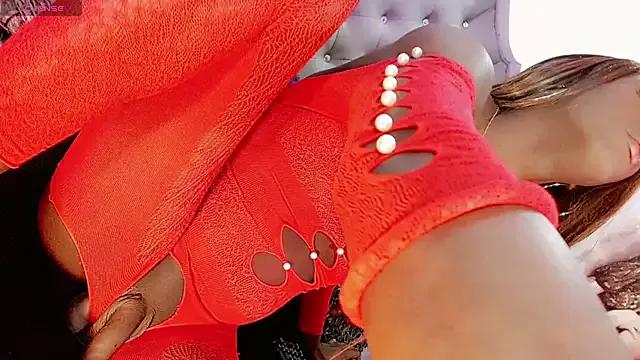 Miranda_Collins from StripChat is Freechat