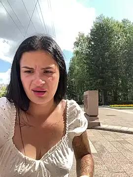 MiraReach from StripChat is Freechat