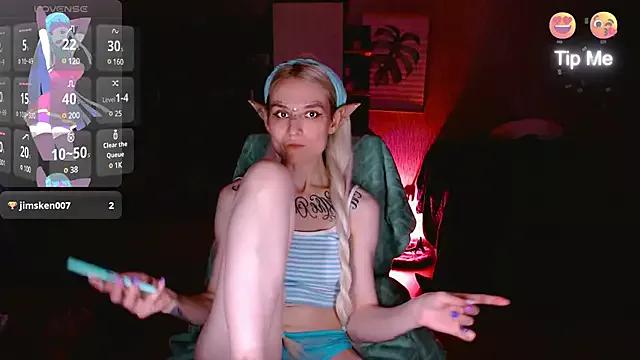 mischellemeow13 from StripChat is Freechat