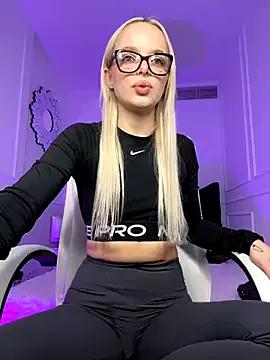 miss_blondiee from StripChat is Freechat