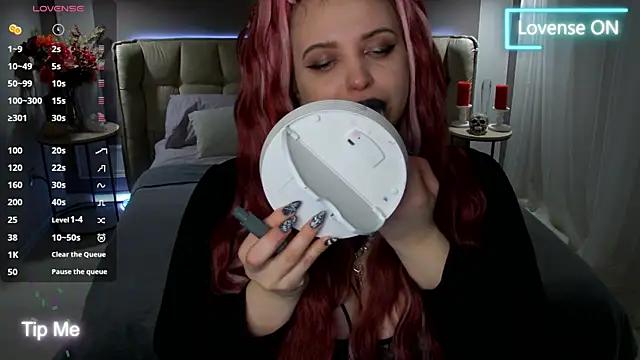 Check-out our cam rooms range and converse on a personal level with our delicious livecams streamers, showing off their spicy curves and toys.