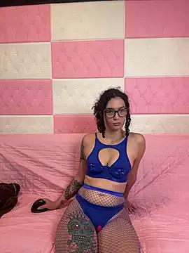 Miss_queen_noir from StripChat is Freechat