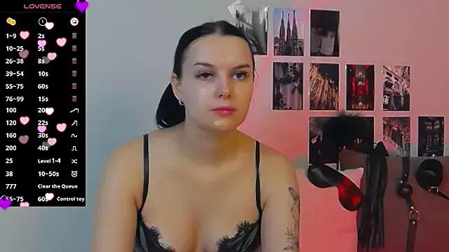 Miss_Vic from StripChat is Freechat