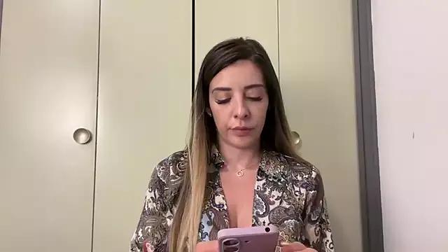 MissBella131 from StripChat is Freechat