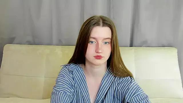 MissFoxy_Ti from StripChat is Freechat
