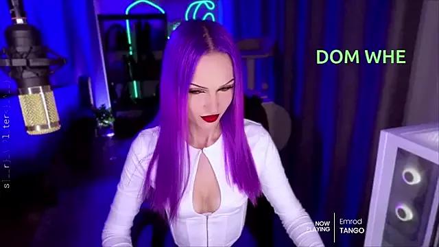 Check-out our cam rooms range and converse on a personal level with our delicious livecams streamers, showing off their spicy curves and toys.