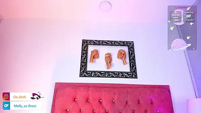 Check-out our cam rooms range and converse on a personal level with our delicious livecams streamers, showing off their spicy curves and toys.