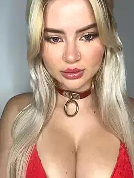 MollyLovexo from StripChat is Freechat