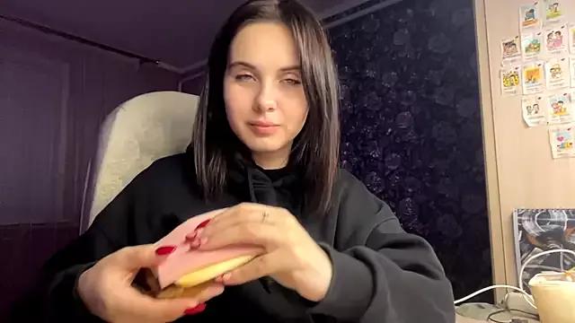 MollyPartey from StripChat is Freechat