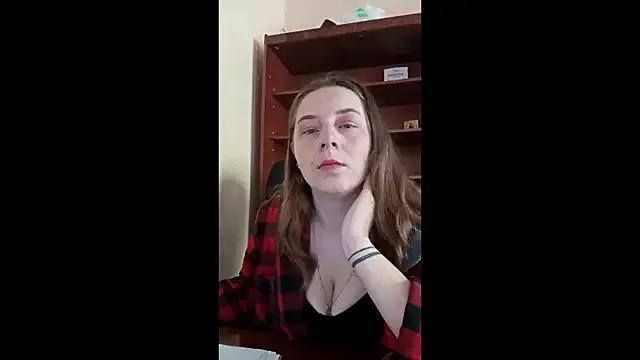 MoodyPeach from StripChat is Freechat