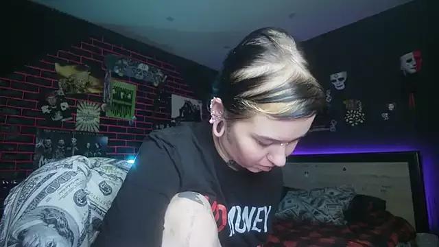 MoorderxDoll from StripChat