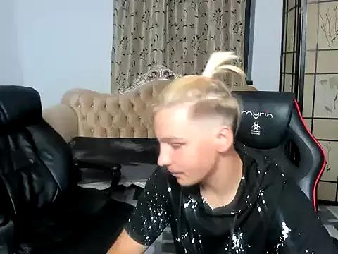 mrbanks19 from StripChat is Freechat