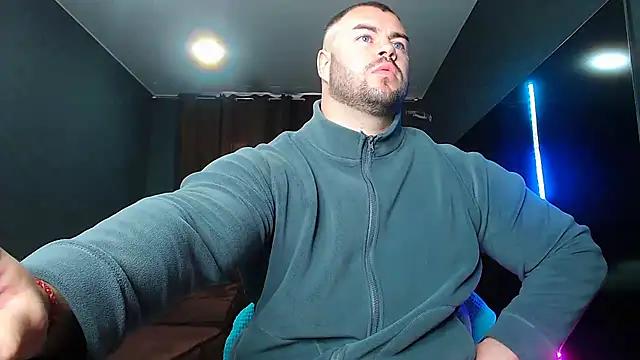 muscularjohnforuX from StripChat is Freechat