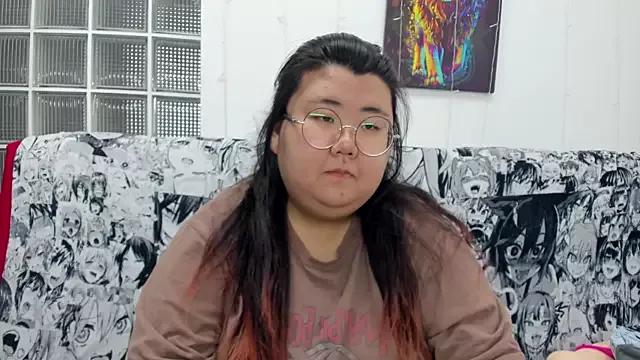 Nadine_asian from StripChat is Freechat