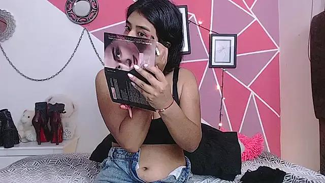 nahomievans20 from StripChat is Freechat