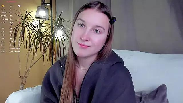 NanaMertins from StripChat is Freechat