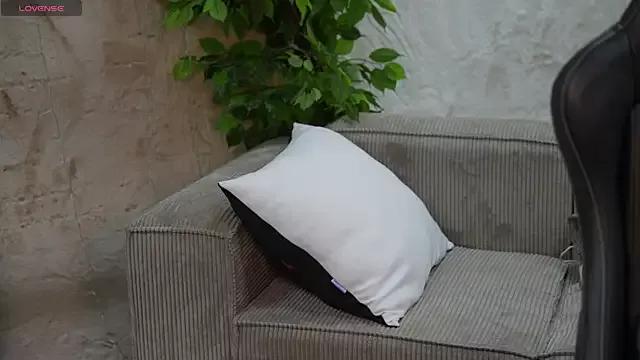 Naomi_054 from StripChat is Freechat