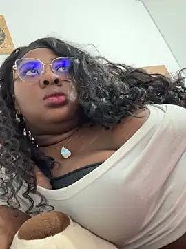 Naomii_King from StripChat is Freechat
