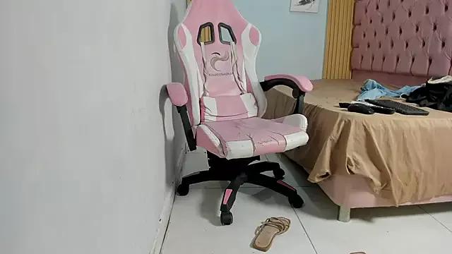 Naomis_35 from StripChat is Freechat