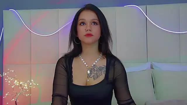 NaomiShannonn from StripChat is Freechat