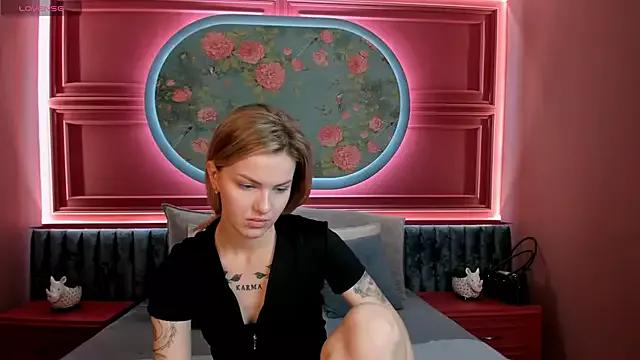 Check-out our cam rooms range and converse on a personal level with our delicious livecams streamers, showing off their spicy curves and toys.