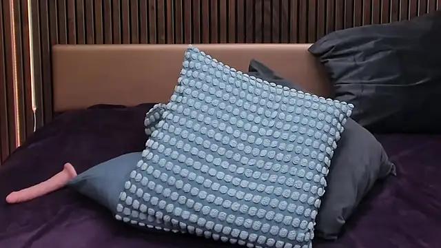 Check-out our cam rooms range and converse on a personal level with our delicious livecams streamers, showing off their spicy curves and toys.