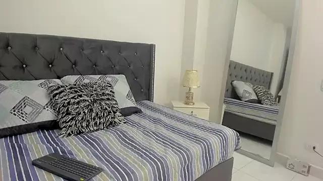 NatashaLyonne from StripChat is Freechat