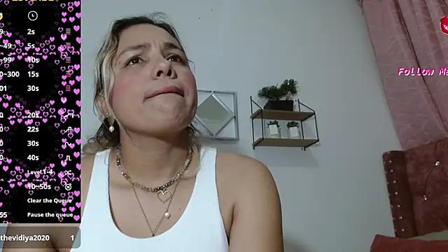 naugtyqueen from StripChat is Freechat