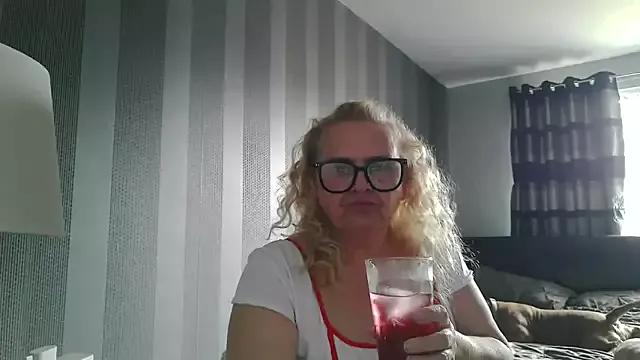 Nawty-Blonde-Nymph from StripChat is Freechat