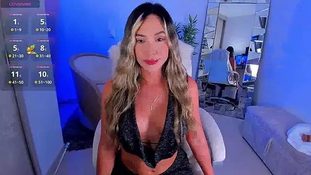 NiaBennet_ from StripChat is Freechat