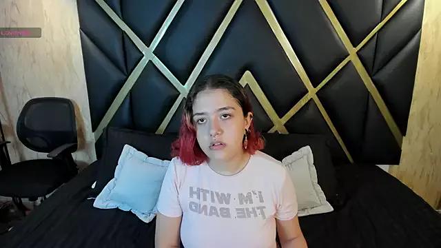 NiaStark_ from StripChat is Freechat