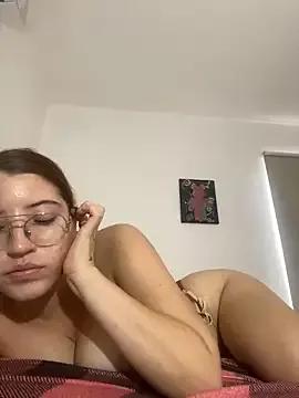 nicedoll from StripChat is Freechat