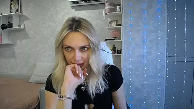 NickyAdamidi from StripChat is Freechat