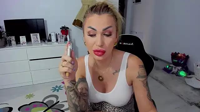 Check-out our cam rooms range and converse on a personal level with our delicious livecams streamers, showing off their spicy curves and toys.