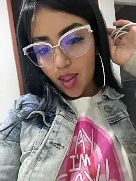 Nicol_18s from StripChat is Freechat