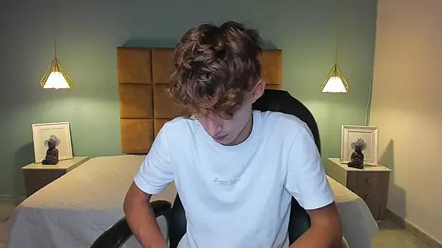 Photos of NicolasFerrer18 from StripChat is Freechat