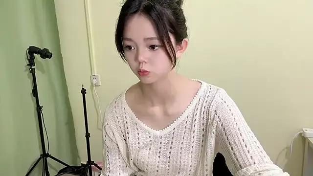 Nicole-11 from StripChat is Freechat