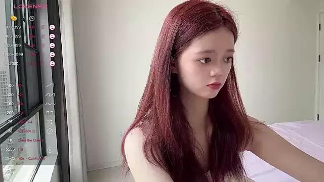 Nicole-13 from StripChat is Freechat