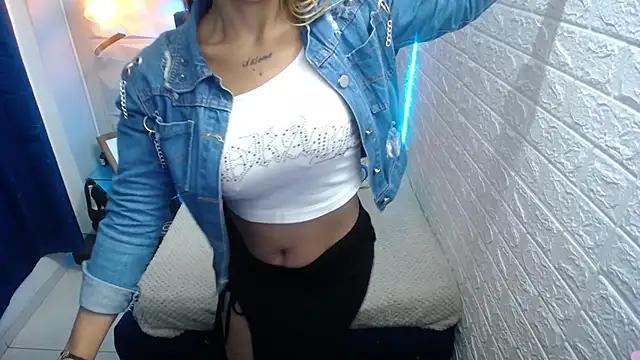 Check-out our cam rooms range and converse on a personal level with our delicious livecams streamers, showing off their spicy curves and toys.