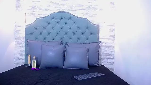 NicoleMadrird from StripChat is Freechat